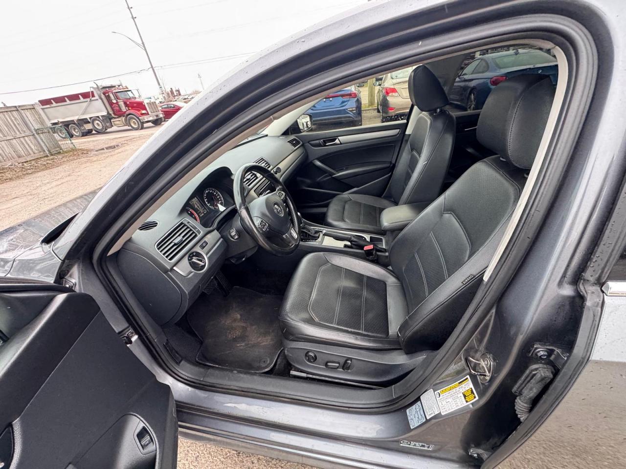 2015 Volkswagen Passat LEATHER, SUNROOF, AUTO, ONLY 183KMS, CERTIFIED - Photo #11