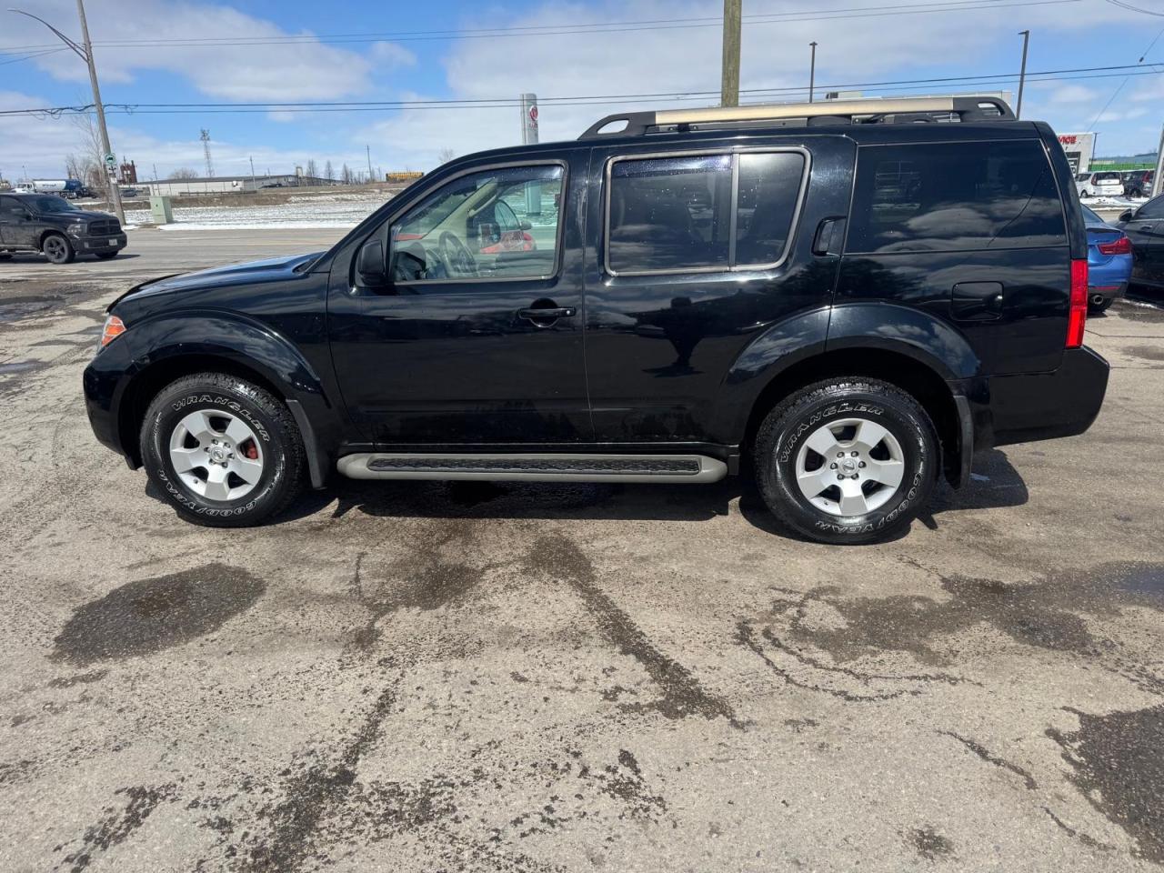 2011 Nissan Pathfinder UNDERCOATED, 7 PASS, 4X4, ONLY 134KMS, CERTIFIED - Photo #2
