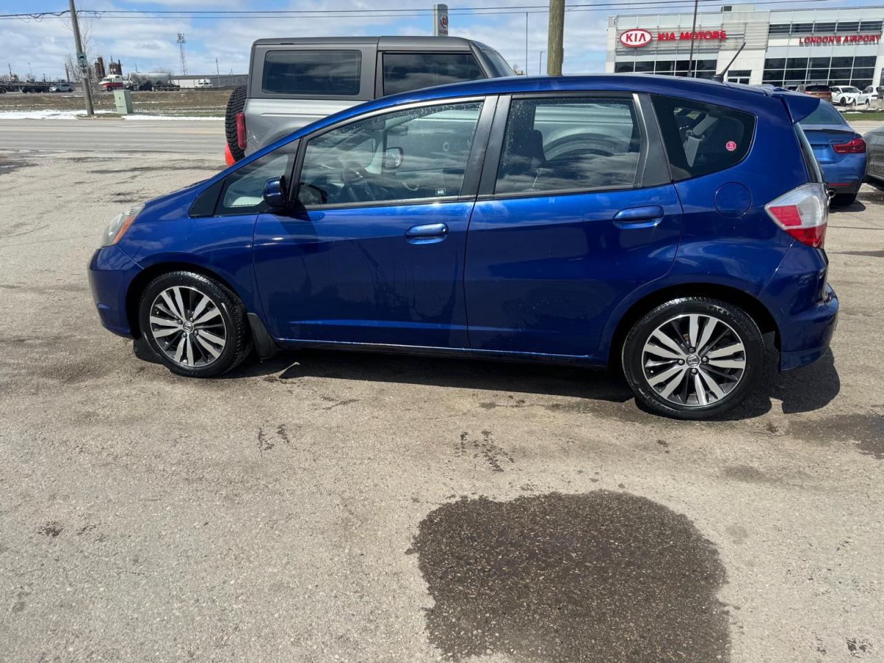 2011 Honda Fit LX, WELL MAINTAINED, FUEL SAVER, CERTIFIED - Photo #2