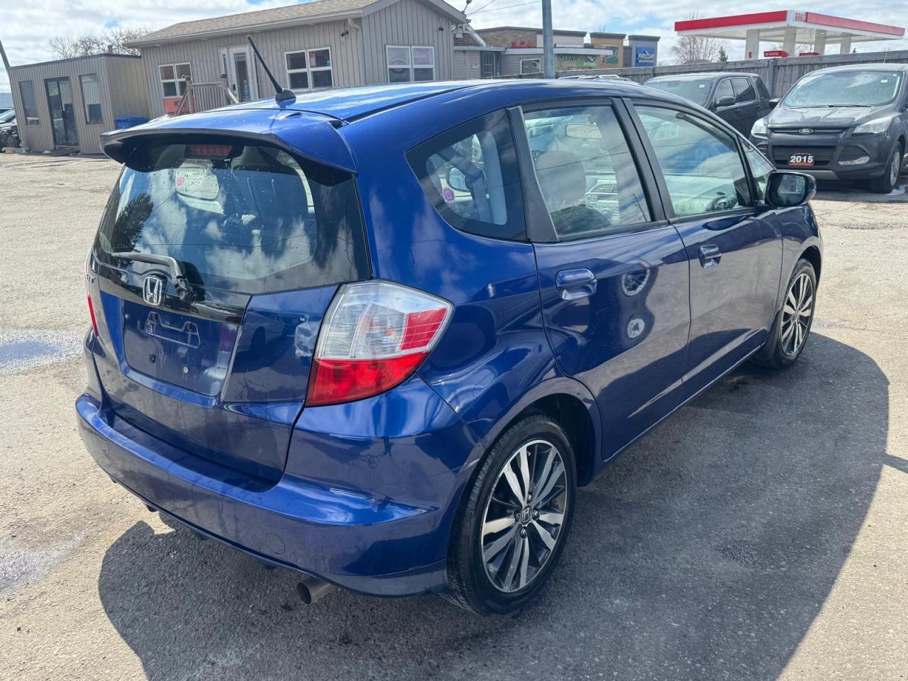 2011 Honda Fit LX, WELL MAINTAINED, FUEL SAVER, CERTIFIED - Photo #5