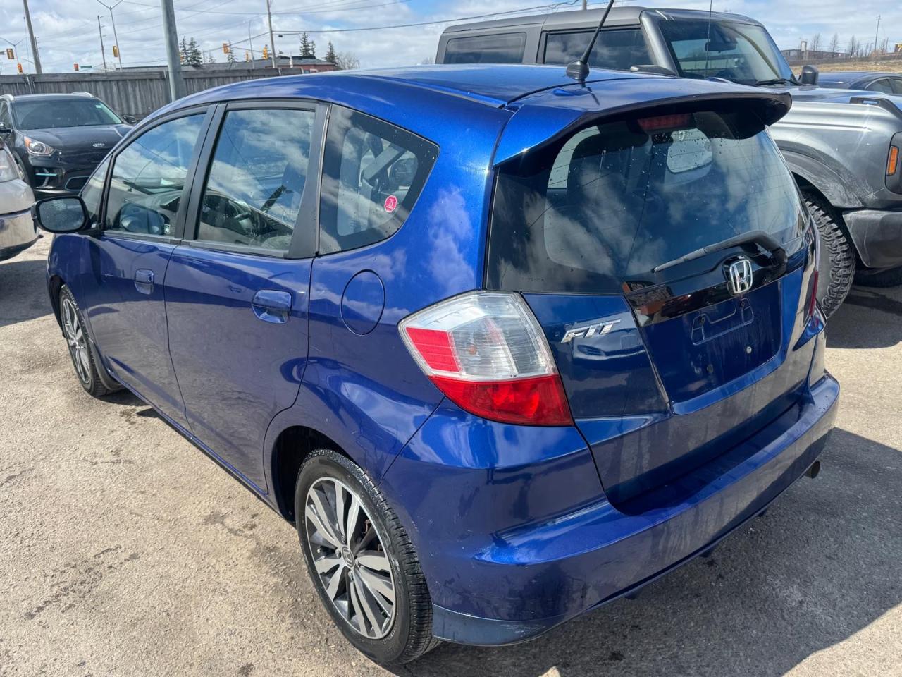 2011 Honda Fit LX, WELL MAINTAINED, FUEL SAVER, CERTIFIED - Photo #3