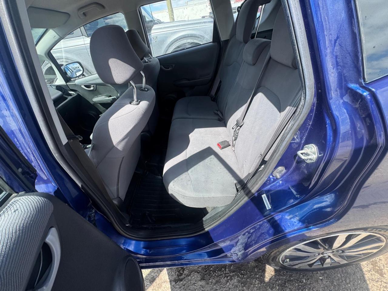 2011 Honda Fit LX, WELL MAINTAINED, FUEL SAVER, CERTIFIED - Photo #12