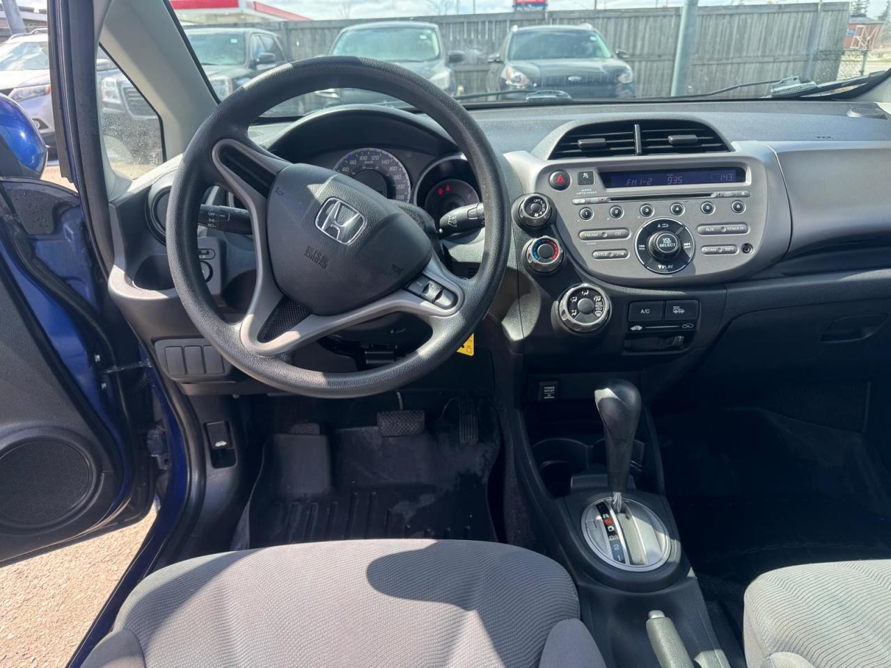 2011 Honda Fit LX, WELL MAINTAINED, FUEL SAVER, CERTIFIED - Photo #13