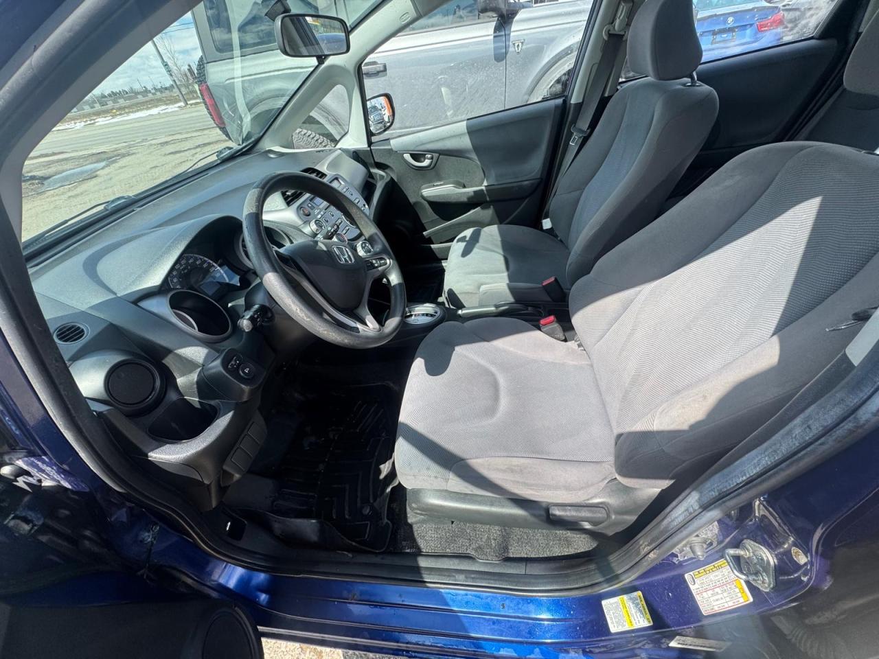 2011 Honda Fit LX, WELL MAINTAINED, FUEL SAVER, CERTIFIED - Photo #11