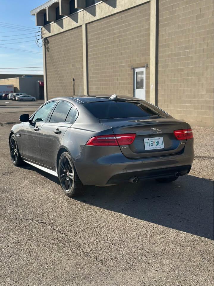 2018 Jaguar XE R-SPORT - Photo #4