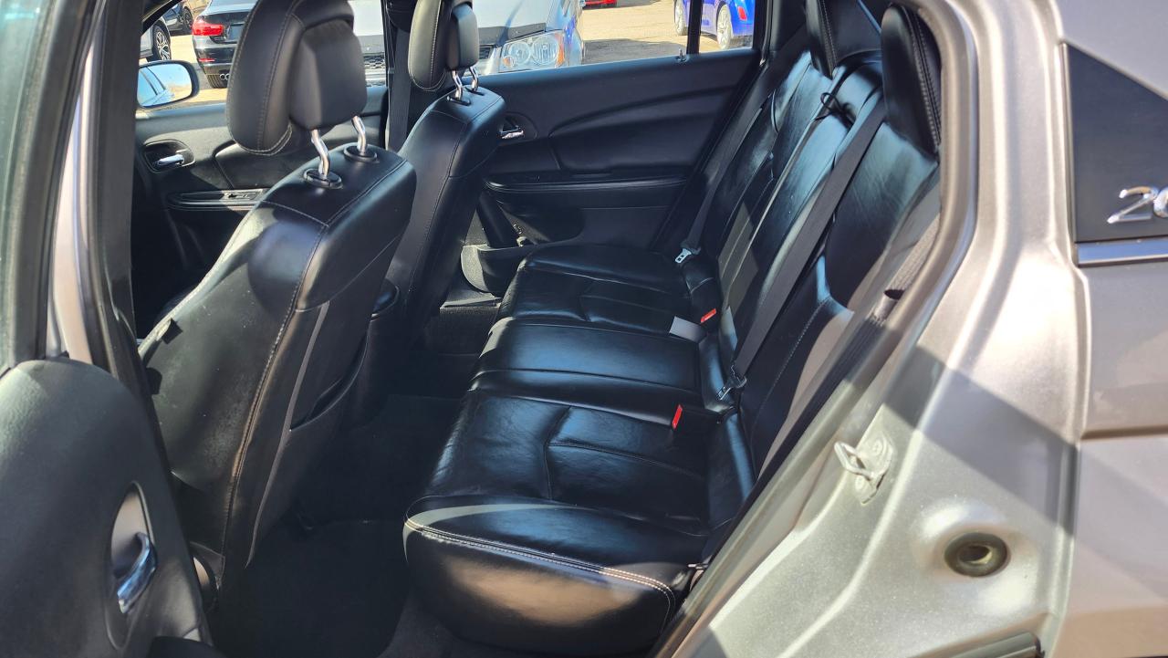 2014 Chrysler 200 Limited, Sunroof, Leather, Htd Seats, Bluetooth - Photo #14