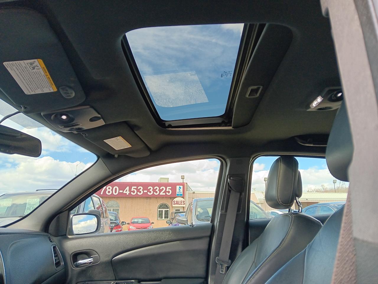 2014 Chrysler 200 Limited, Sunroof, Leather, Htd Seats, Bluetooth - Photo #17