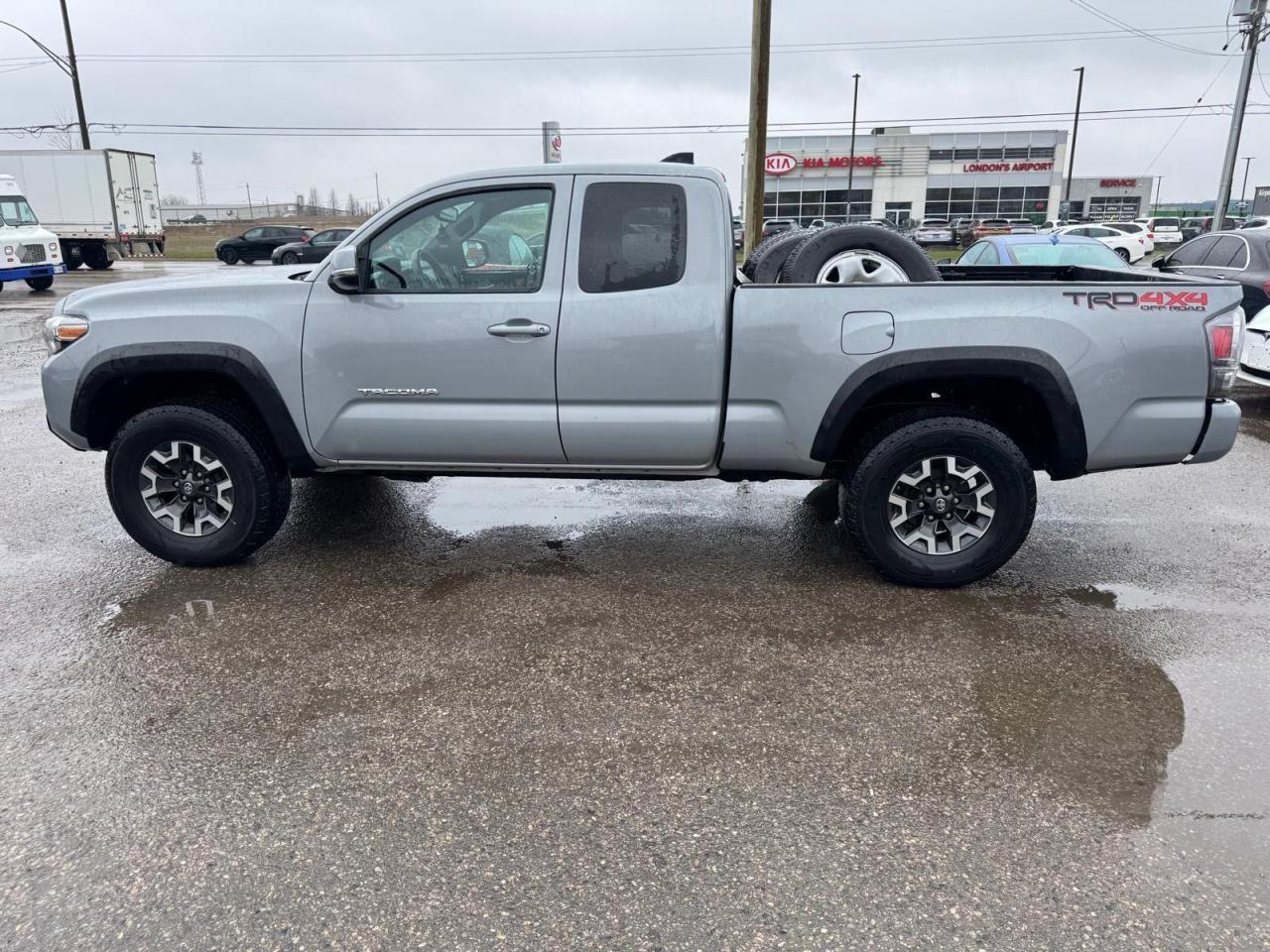 2020 Toyota Tacoma TRD 4X4 OFF ROAD, ONLY 128KM, NO ACCIDENT, 1 OWNER - Photo #2
