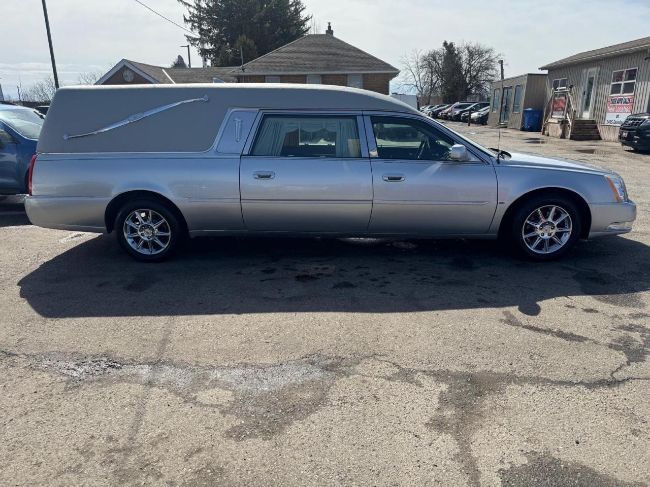 2011 Cadillac DTS HERITAGE HEARSE, FUNERAL CAR, ONLY 136KMS, CLEAN - Photo #6