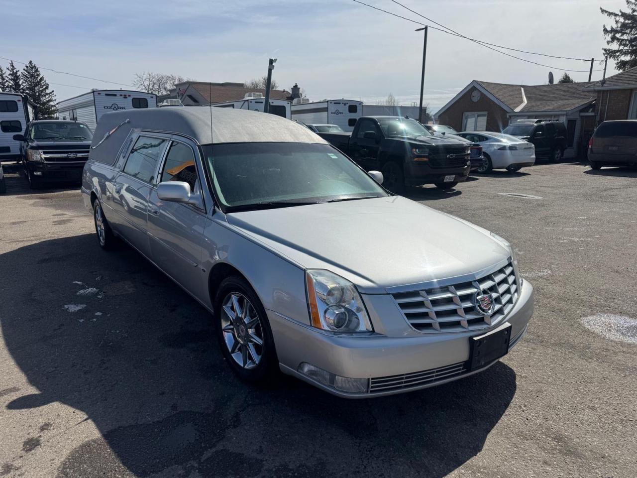 2011 Cadillac DTS HERITAGE HEARSE, FUNERAL CAR, ONLY 136KMS, CLEAN - Photo #7