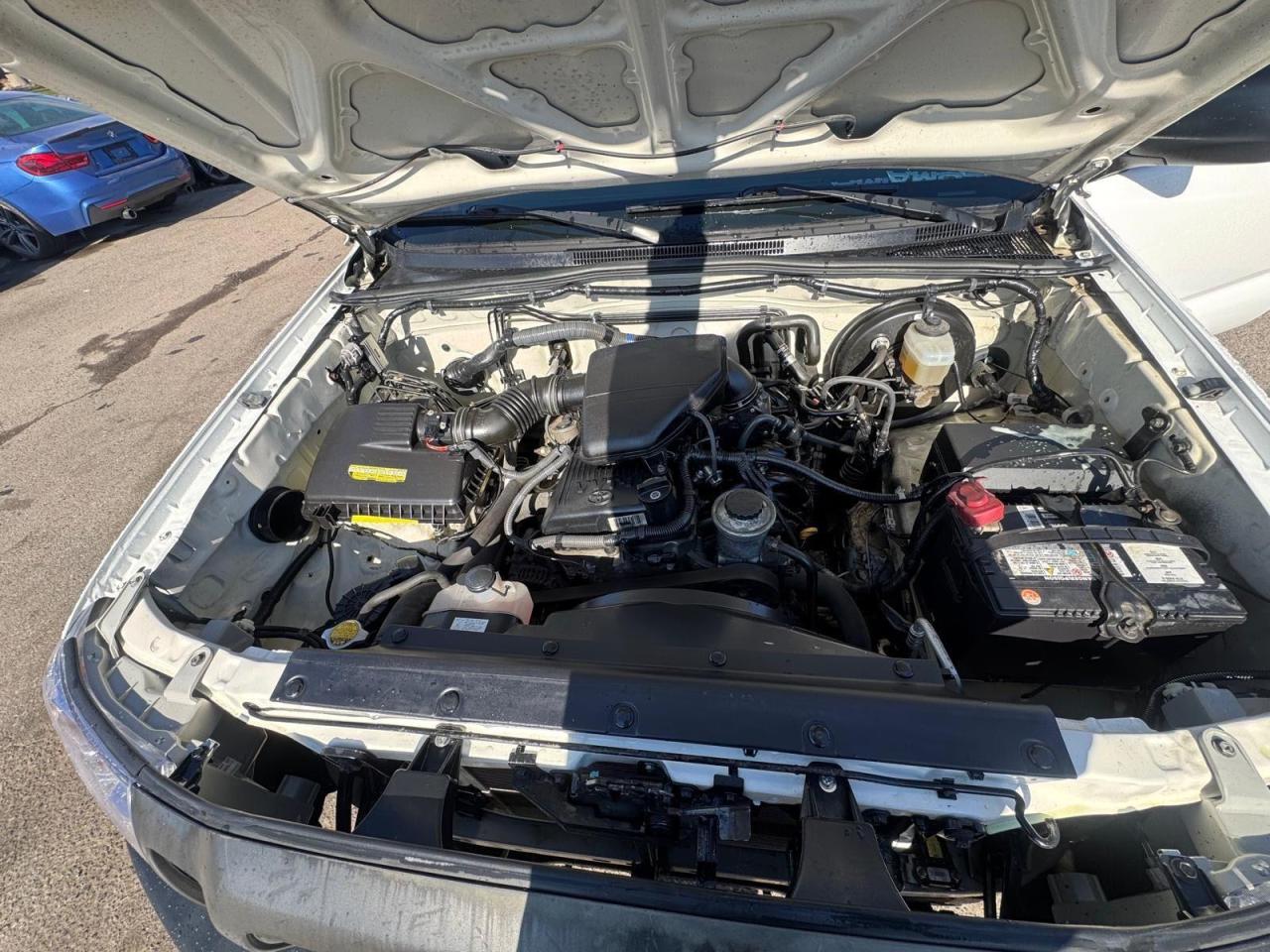 2011 Cadillac DTS HERITAGE HEARSE, FUNERAL CAR, ONLY 136KMS, CLEAN - Photo #17