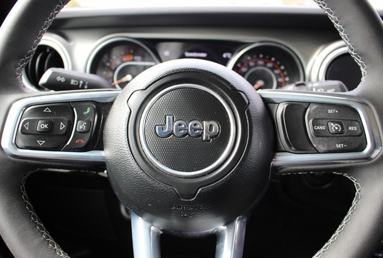 2023 Jeep Wrangler Sahara*4x4*CarPlay*Rear Cam*Navi - Photo #17