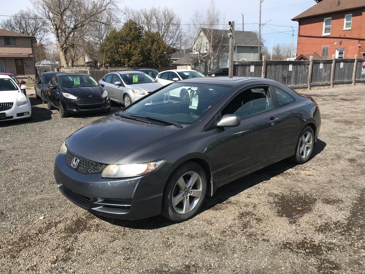 2011 Honda Civic SE - Photo #2