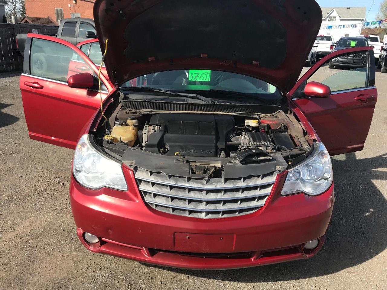 2010 Chrysler Sebring Limited  - Photo #4
