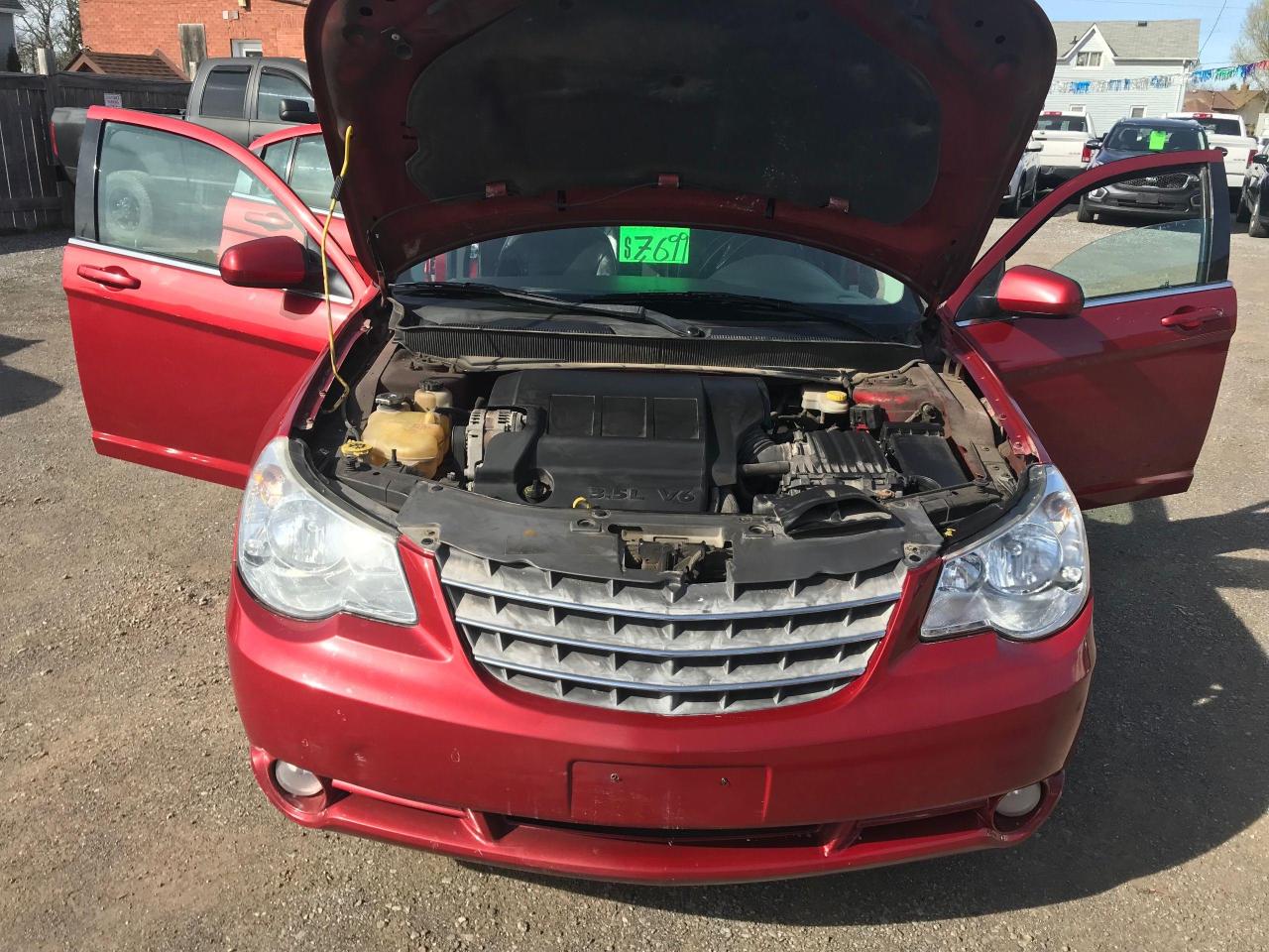 2010 Chrysler Sebring Limited  - Photo #5