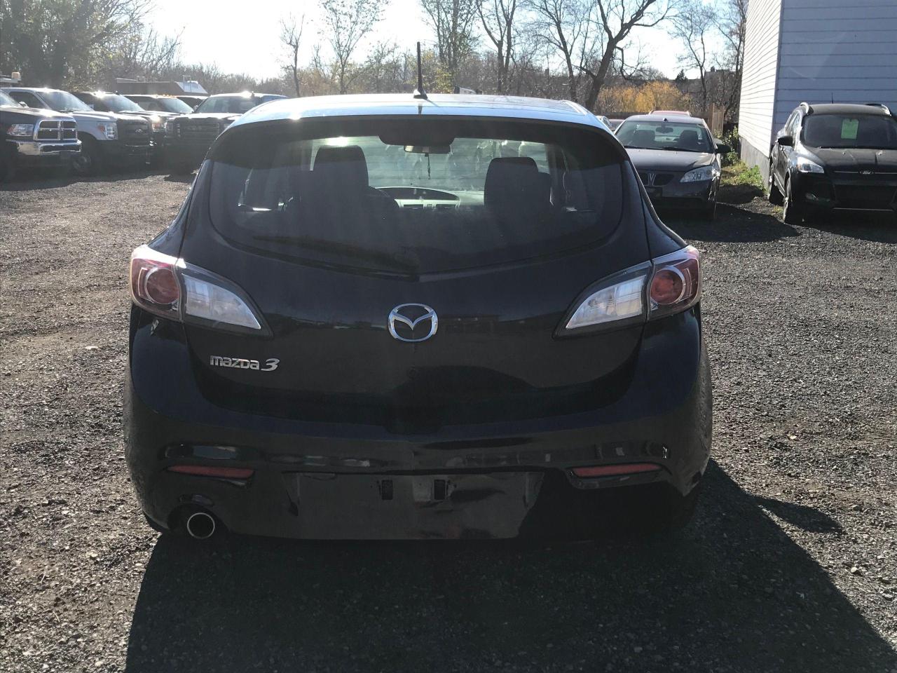 2010 Mazda MAZDA3 GX - Photo #11