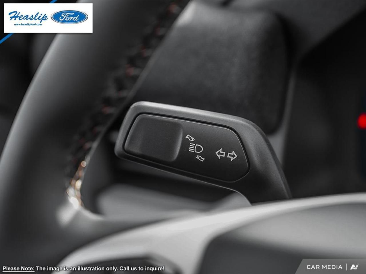 2025 Ford Explorer ACTIVE Photo5