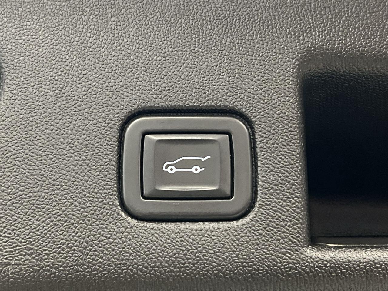 2021 Chevrolet Equinox LT SPORT AWD | LOW KMS! | HTD SEATS | CARPLAY Photo