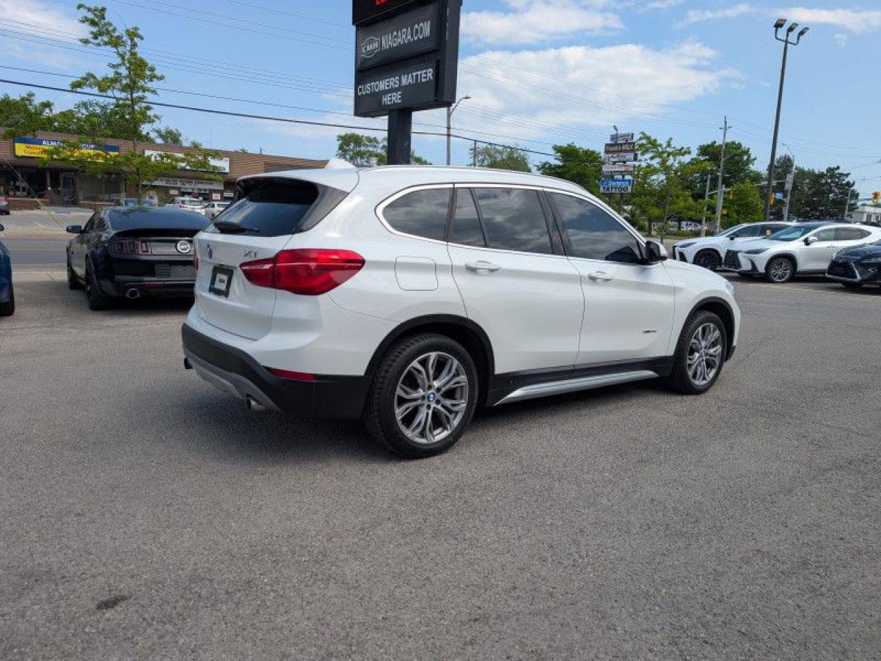 2017 BMW X1 xDrive28i  **PREMIUM PACKAGE ENHANCED** Photo4