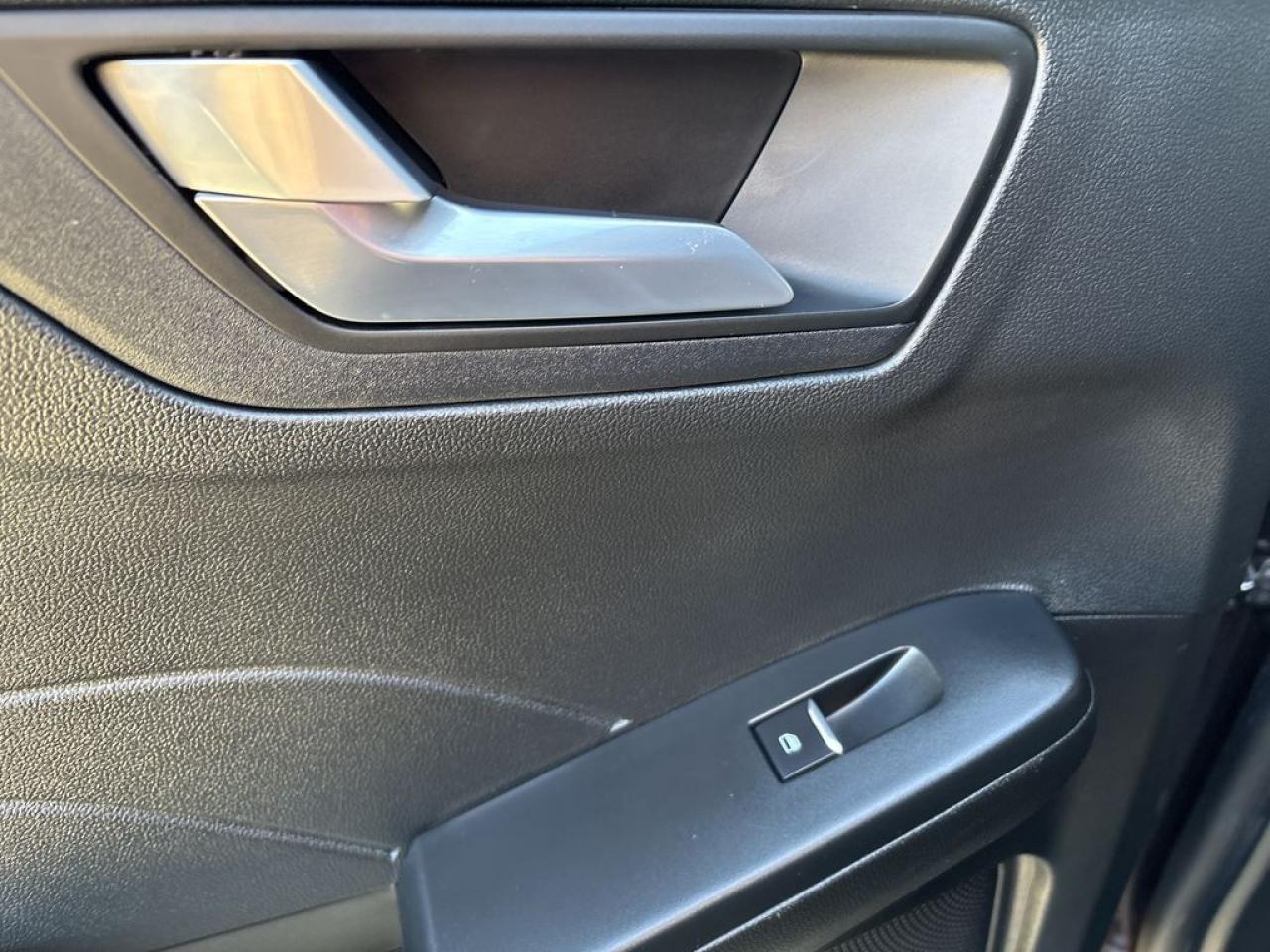 2023 Ford Escape ST-Line Photo5