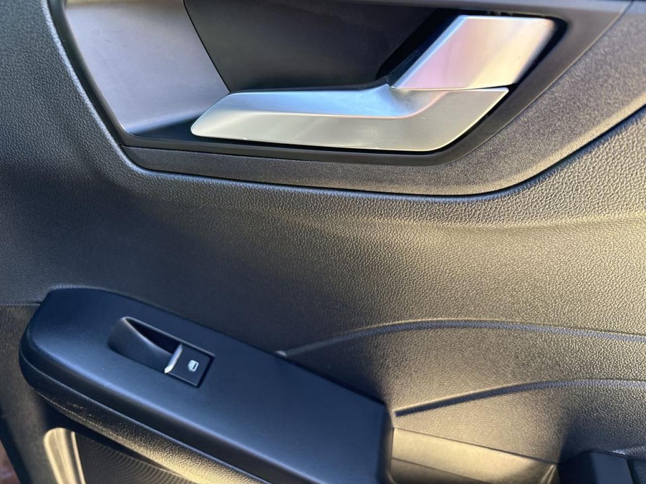 2023 Ford Escape ST-Line Photo5