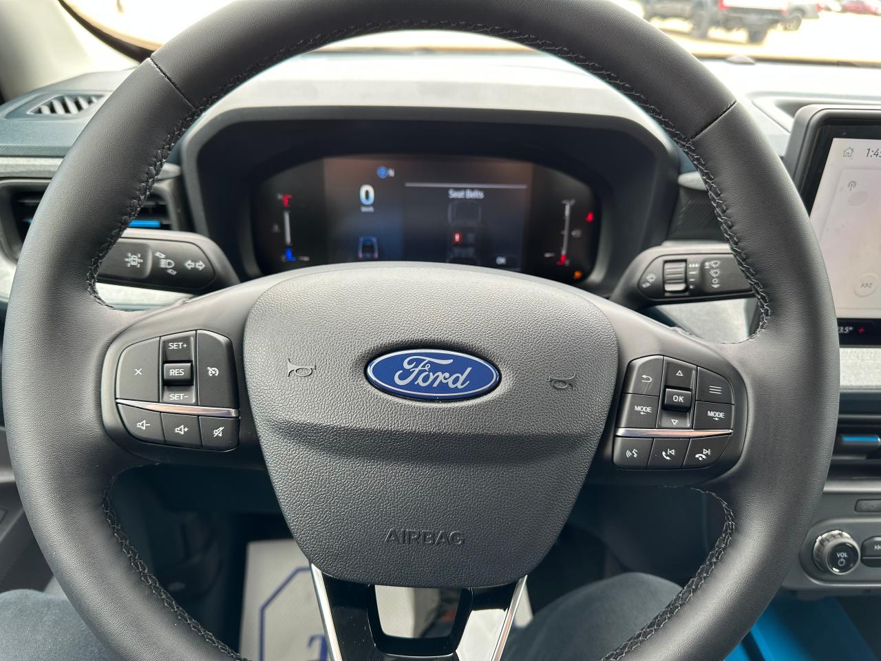 2025 Ford Maverick XLT AWD SuperCrew 302A Photo5