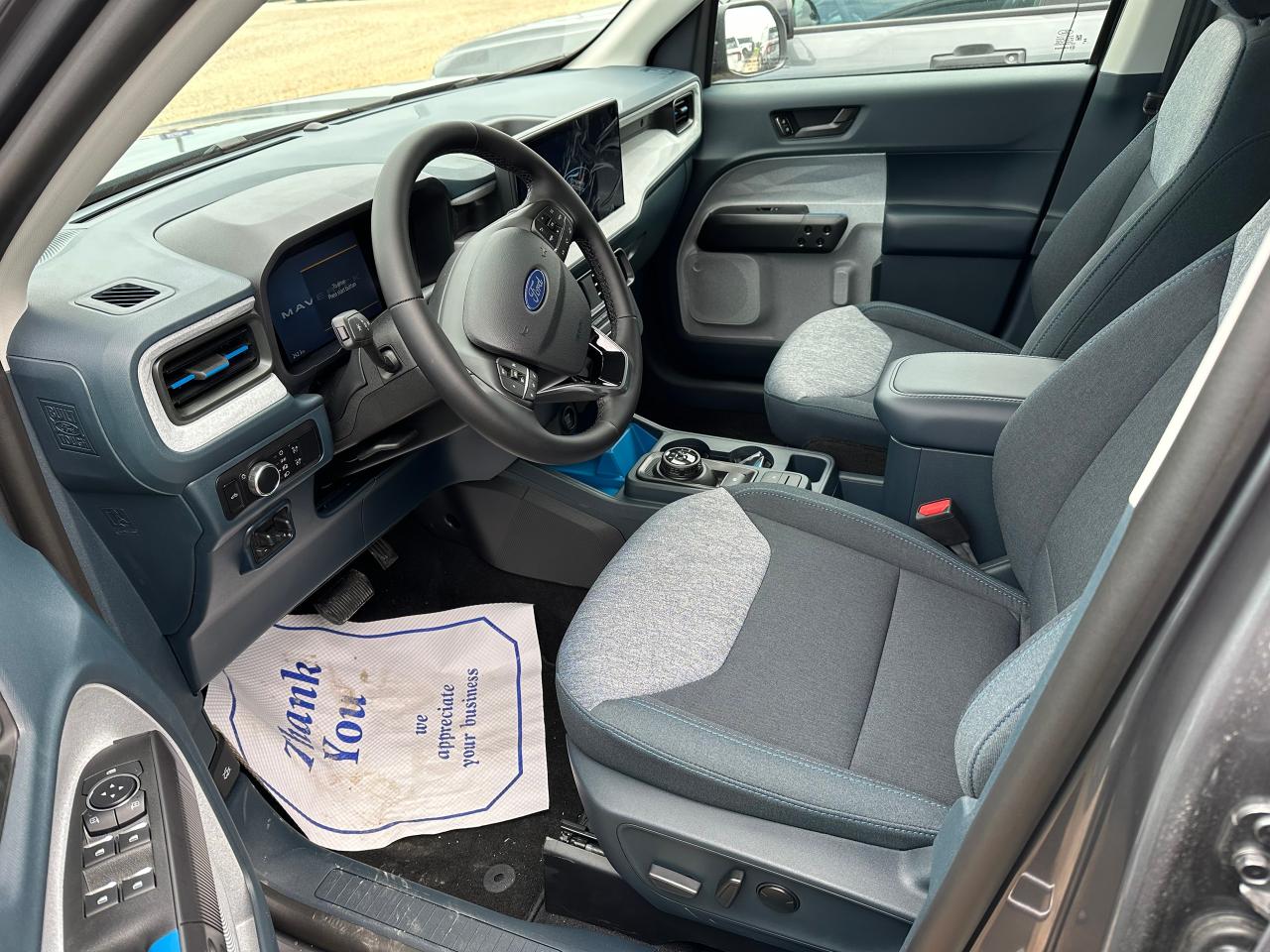 2025 Ford Maverick XLT AWD SuperCrew 302A Photo5