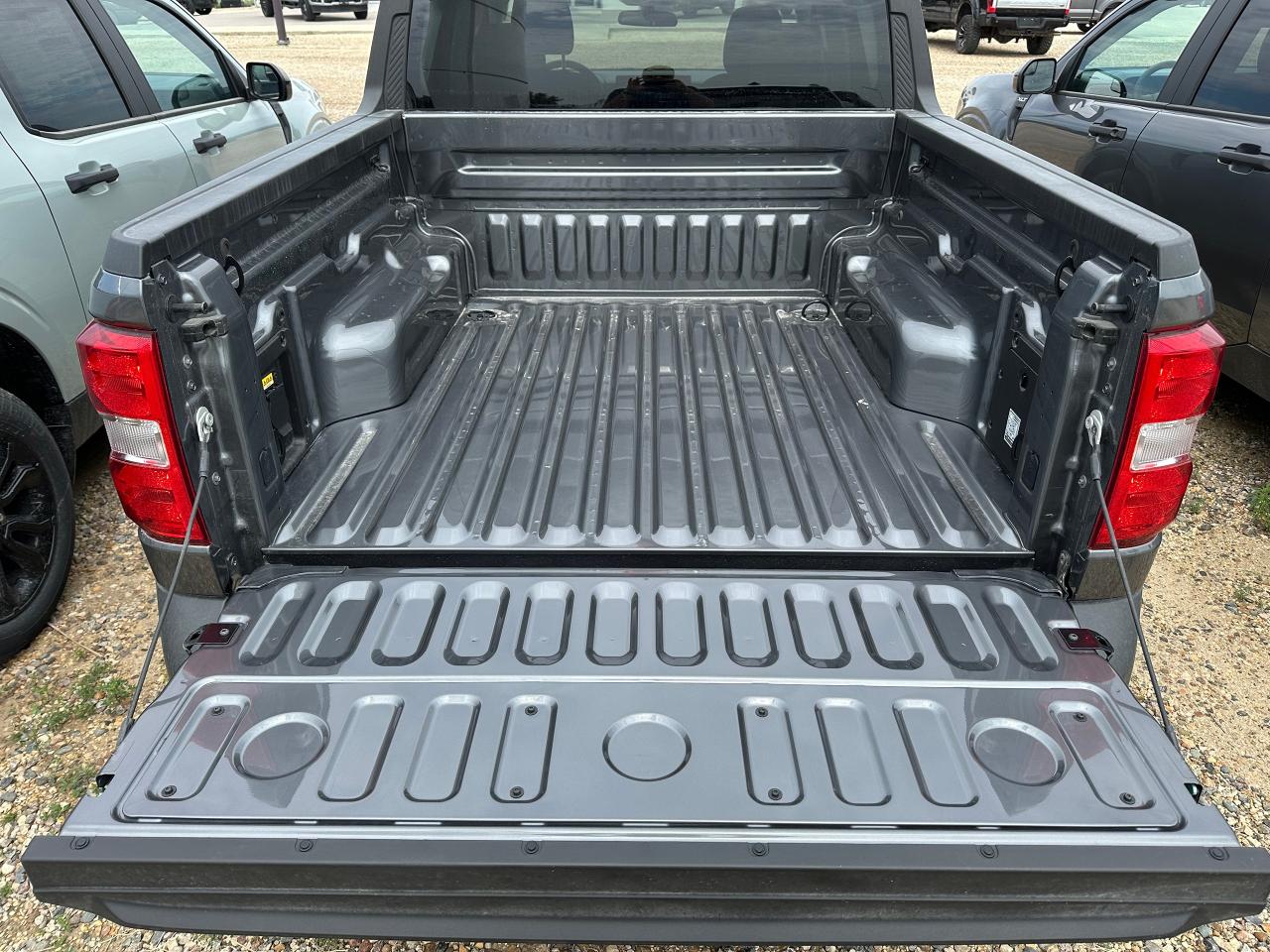 2025 Ford Maverick XLT AWD SuperCrew 302A Photo5