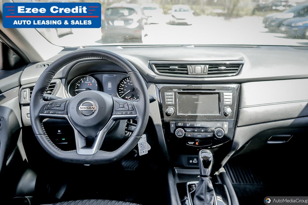 2020 Nissan Rogue SV Photo41