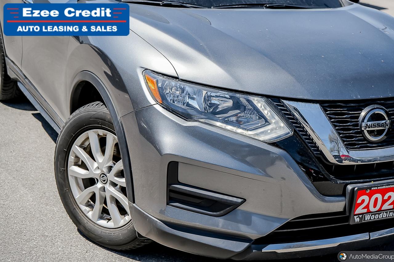 2020 Nissan Rogue SV Photo2