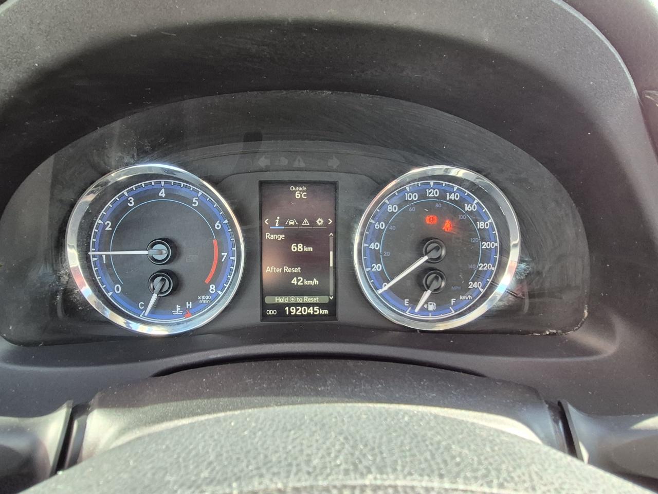 2017 Toyota Corolla SE Photo23