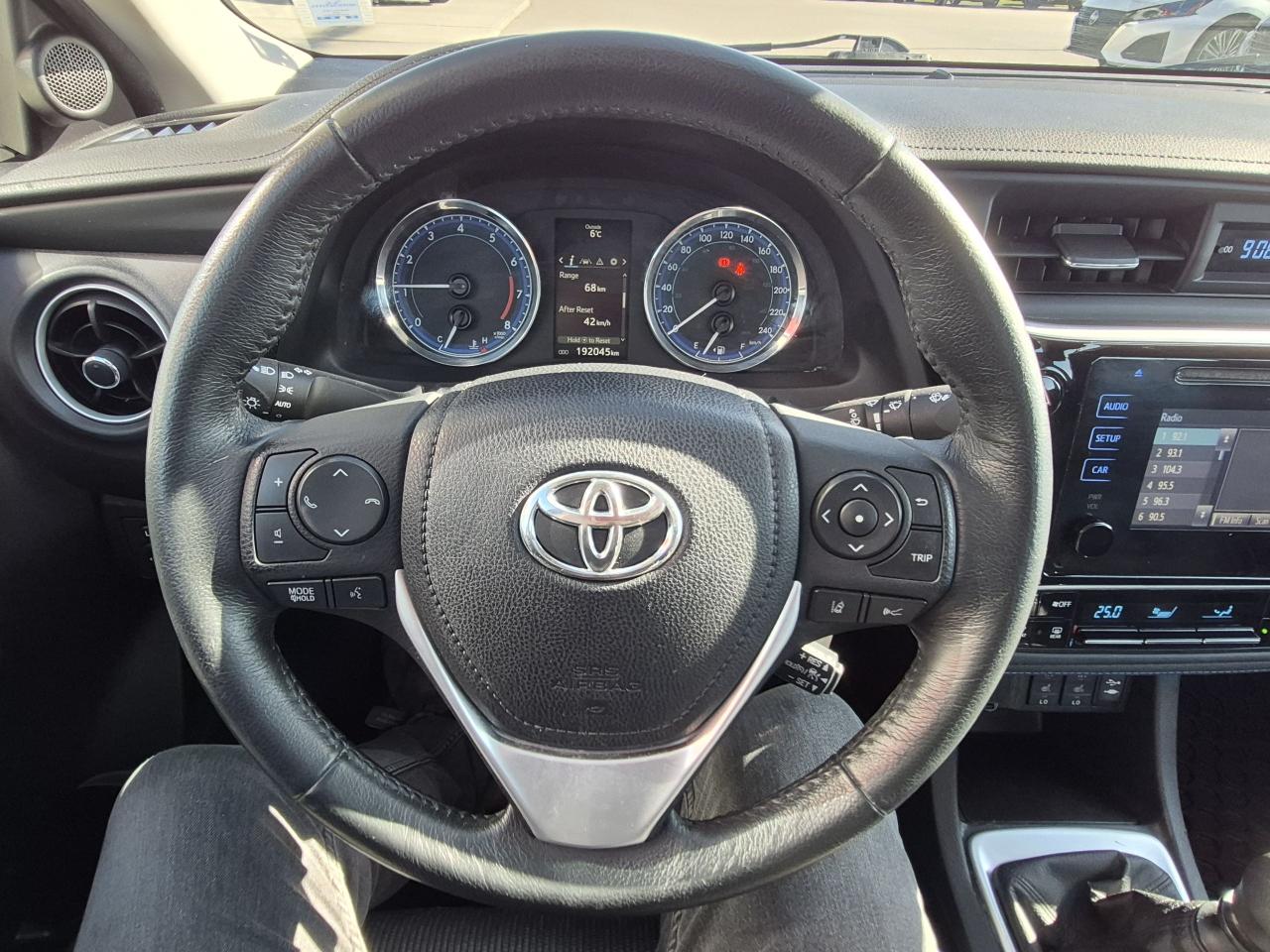 2017 Toyota Corolla SE Photo22