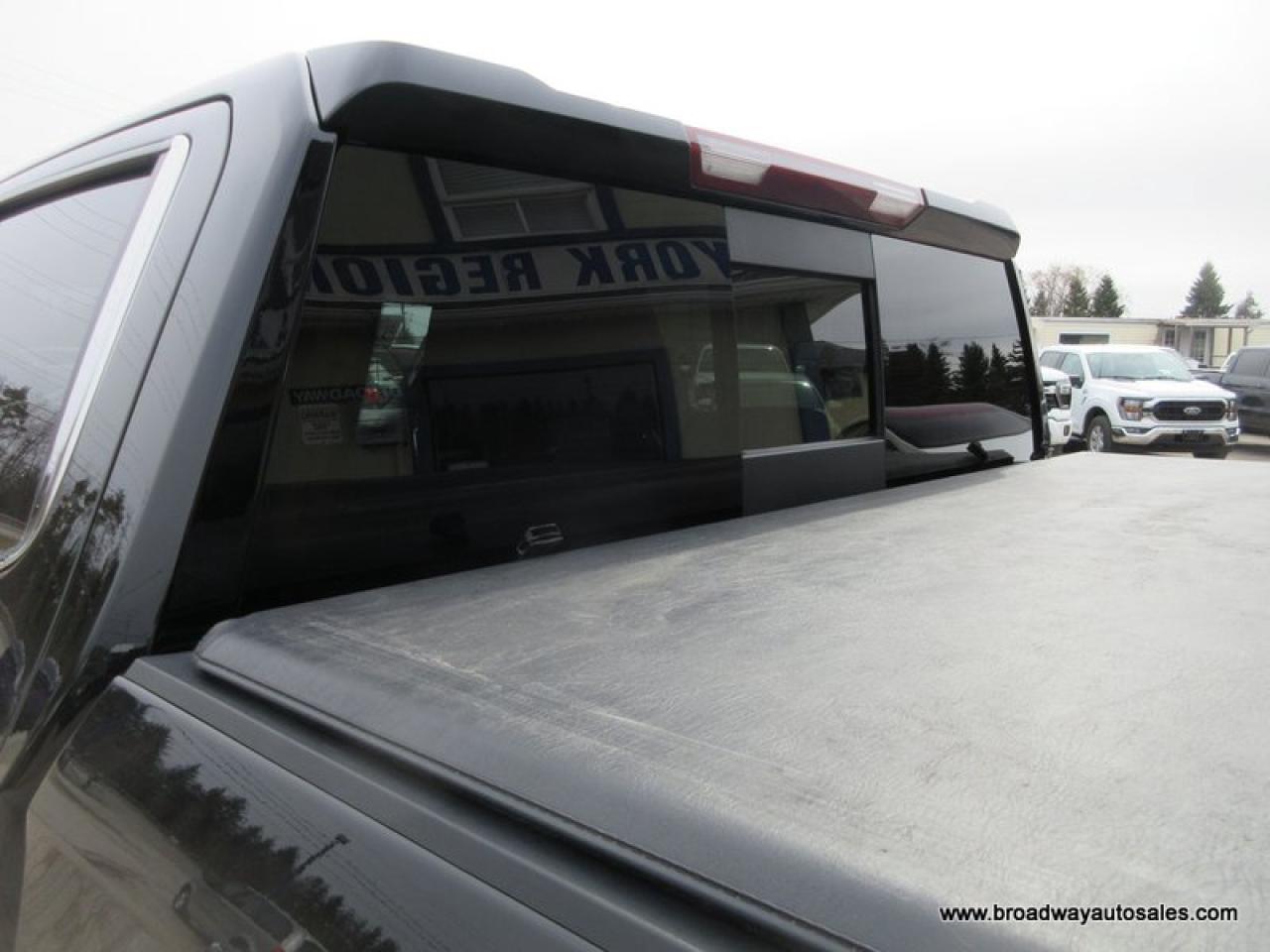 2022 Chevrolet Silverado 1500 LOADED HIGH-COUNTRY-EDITION 5 PASSENGER 6.2L - V8.. 4X4.. CREW-CAB.. SHORTY.. NAVIGATION.. LEATHER.. HEATED/AC SEATS.. SUNROOF.. BACK-UP CAMERA.. Photo