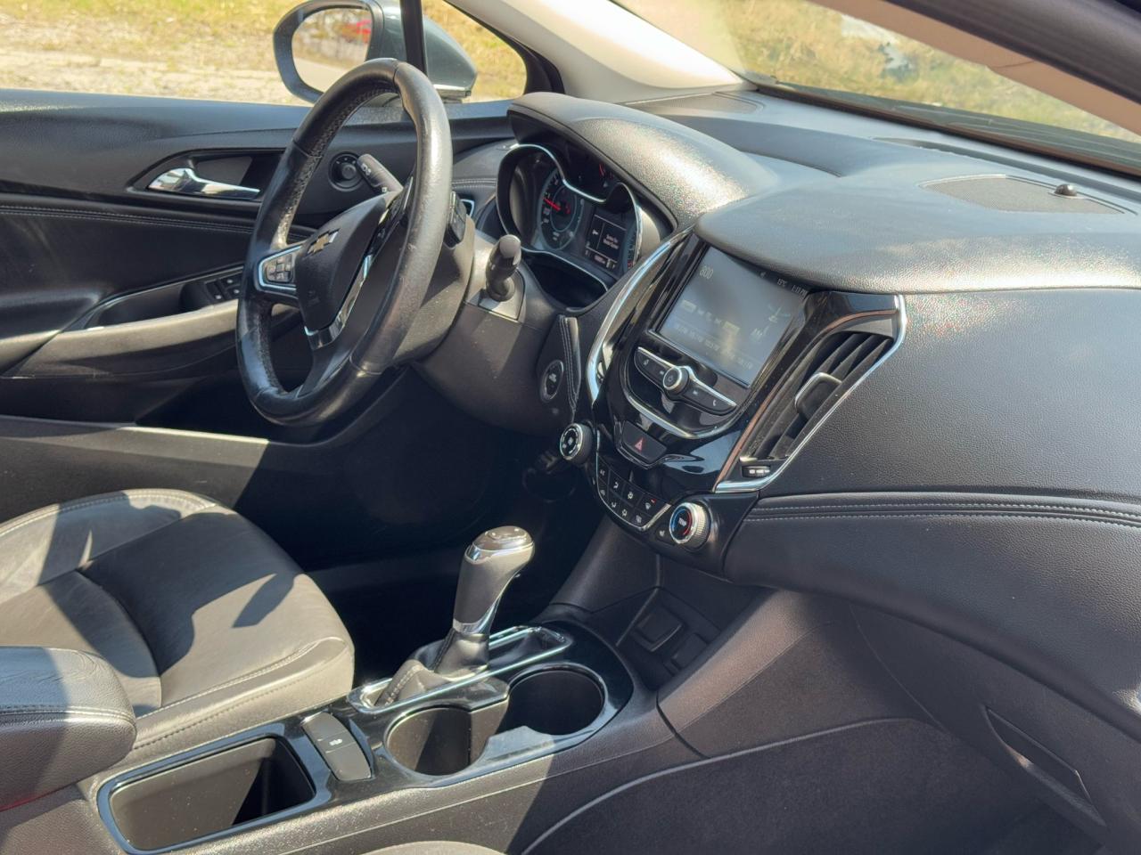 2017 Chevrolet Cruze PREMIER | LEATHER | BACKUP CAMERA | HTD SEATS | Photo9