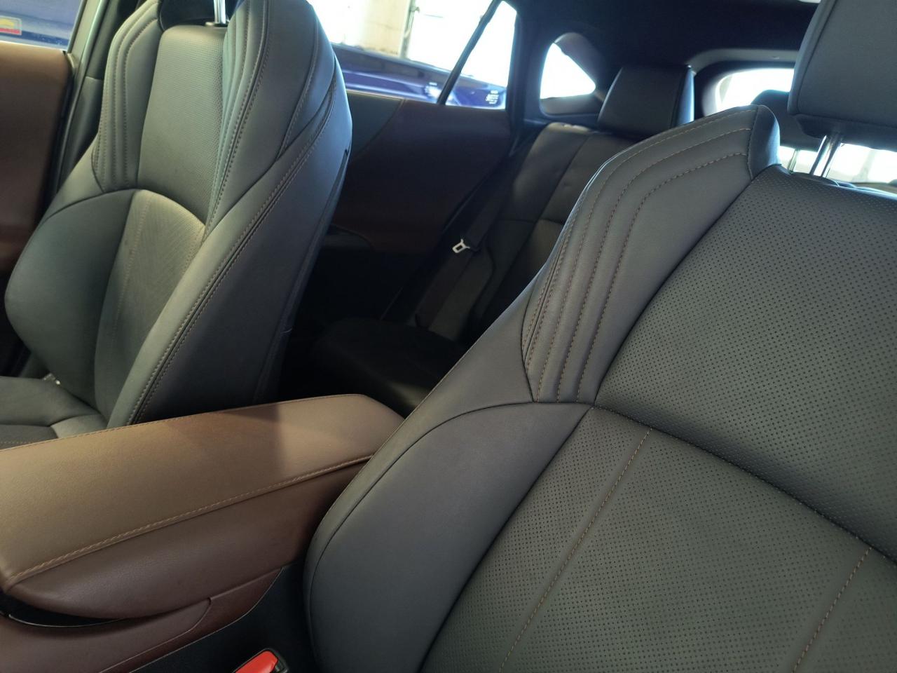 2021 Toyota Venza LIMITED AWD Photo