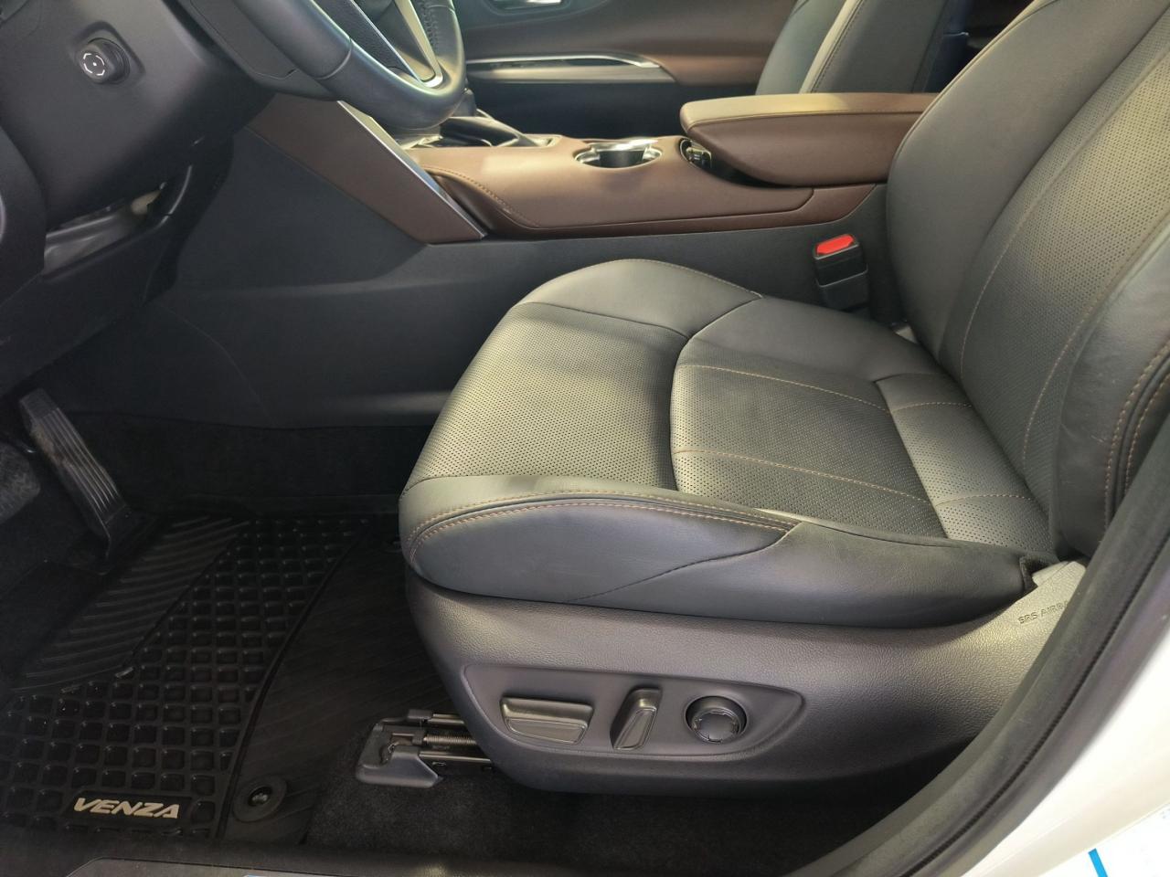 2021 Toyota Venza LIMITED AWD Photo