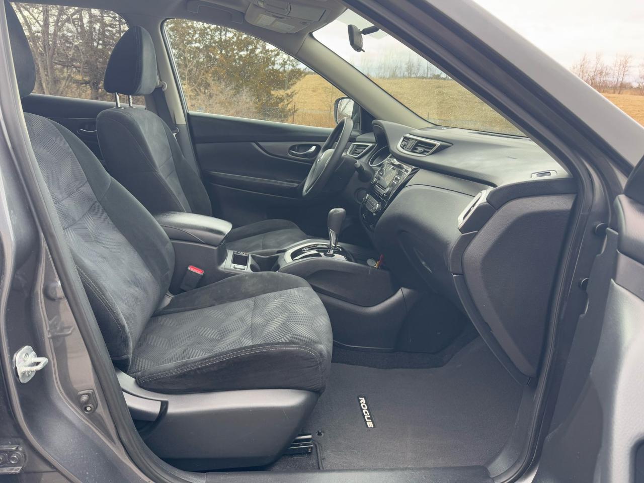 2016 Nissan Rogue SV AWD | PANO | HTD SEATS | BACKUP CAM | BLUETOOTH Photo6