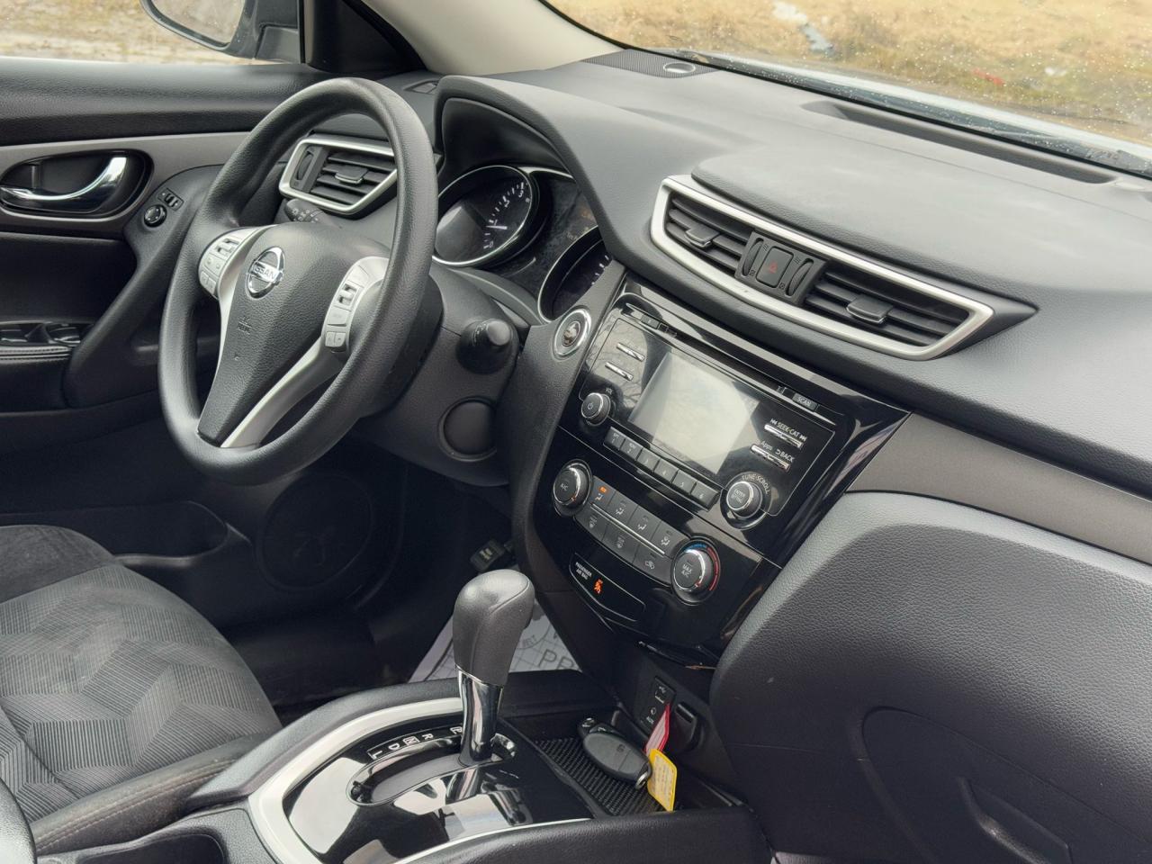 2016 Nissan Rogue SV AWD | PANO | HTD SEATS | BACKUP CAM | BLUETOOTH Photo9