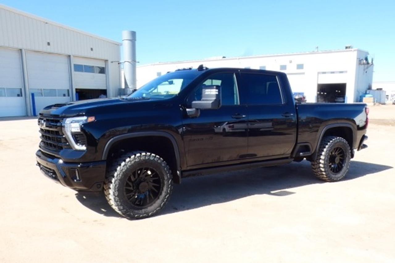 2024 Chevrolet Silverado 2500 LTZ DURA DSL Crew w/H&C L, S/R, NAV, BUC, PRB, HUD - Photo #2