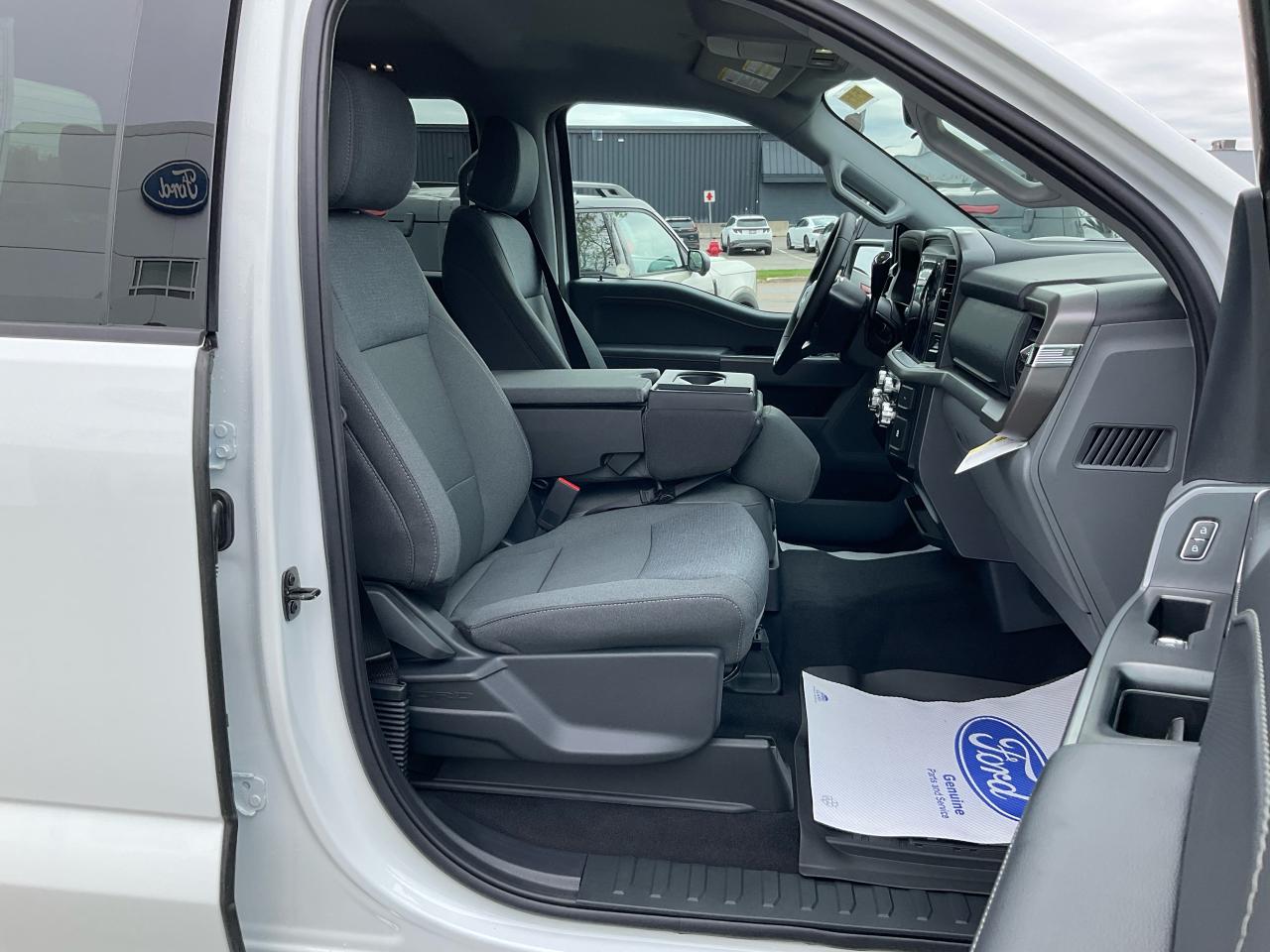 2025 Ford F-150 XLT Photo5