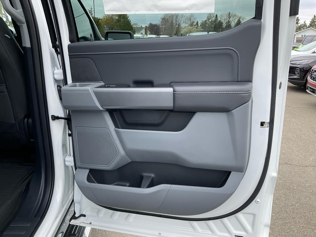 2025 Ford F-150 XLT Photo5