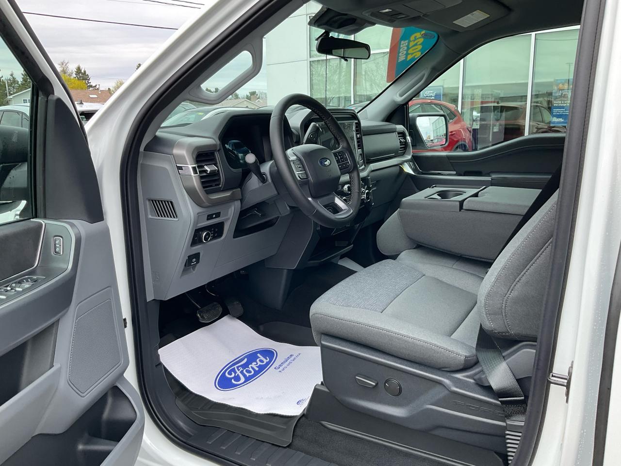 2025 Ford F-150 XLT Photo5