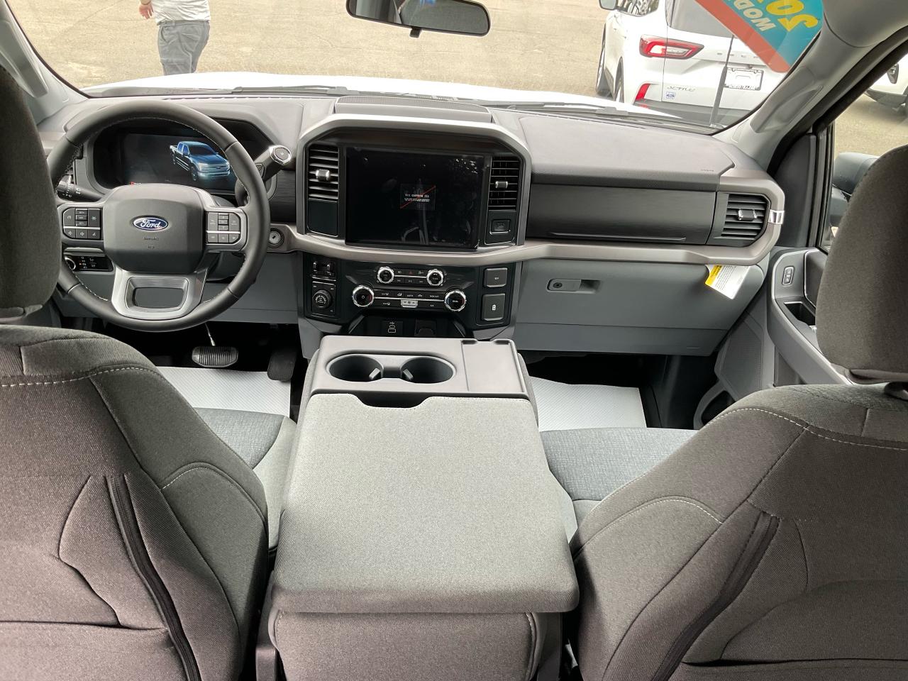 2025 Ford F-150 XLT Photo5