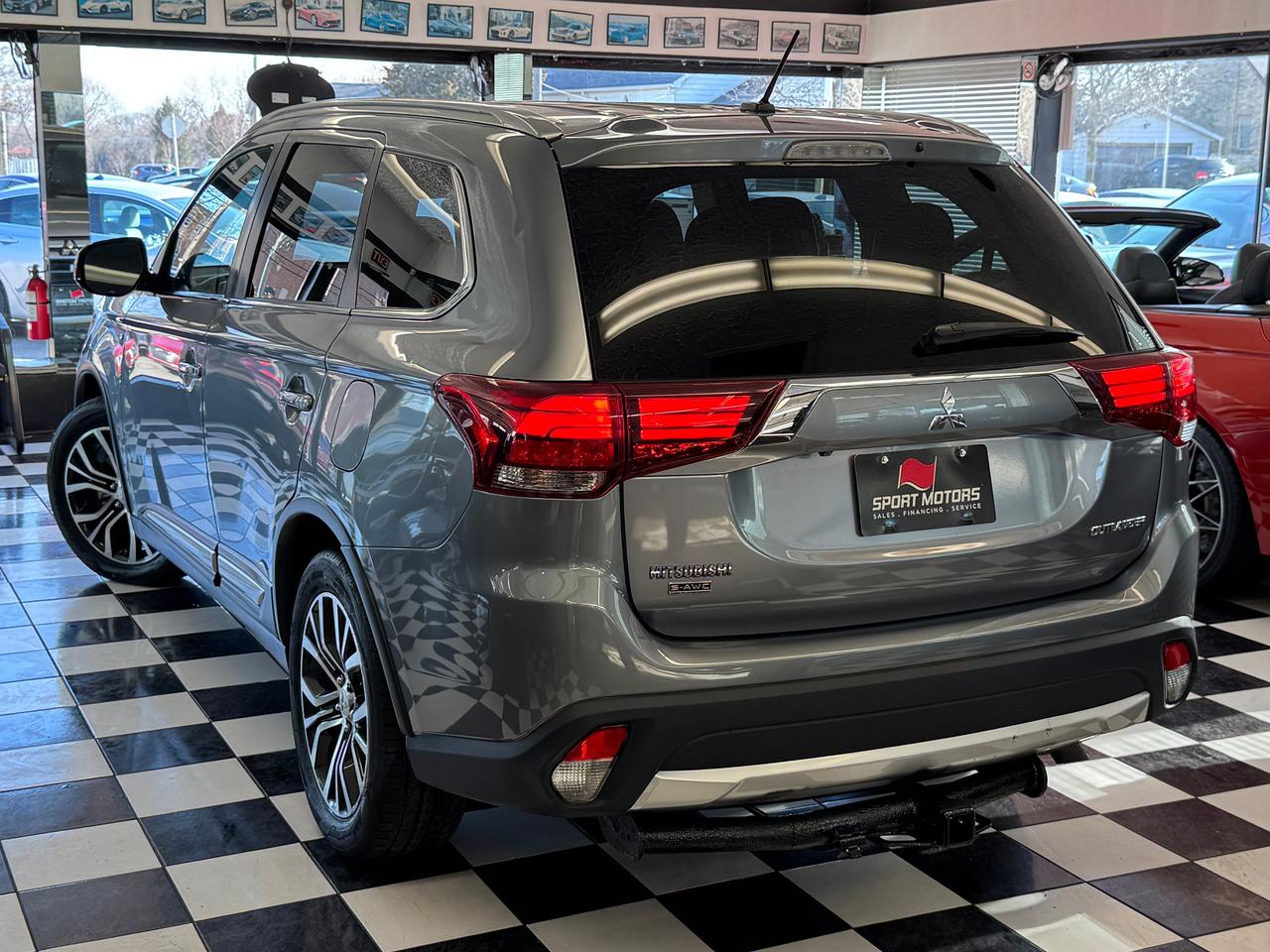 2016 Mitsubishi Outlander GT AWD 7 Passenger+Roof+AdaptiveCruise+CLEANCARFAX Photo