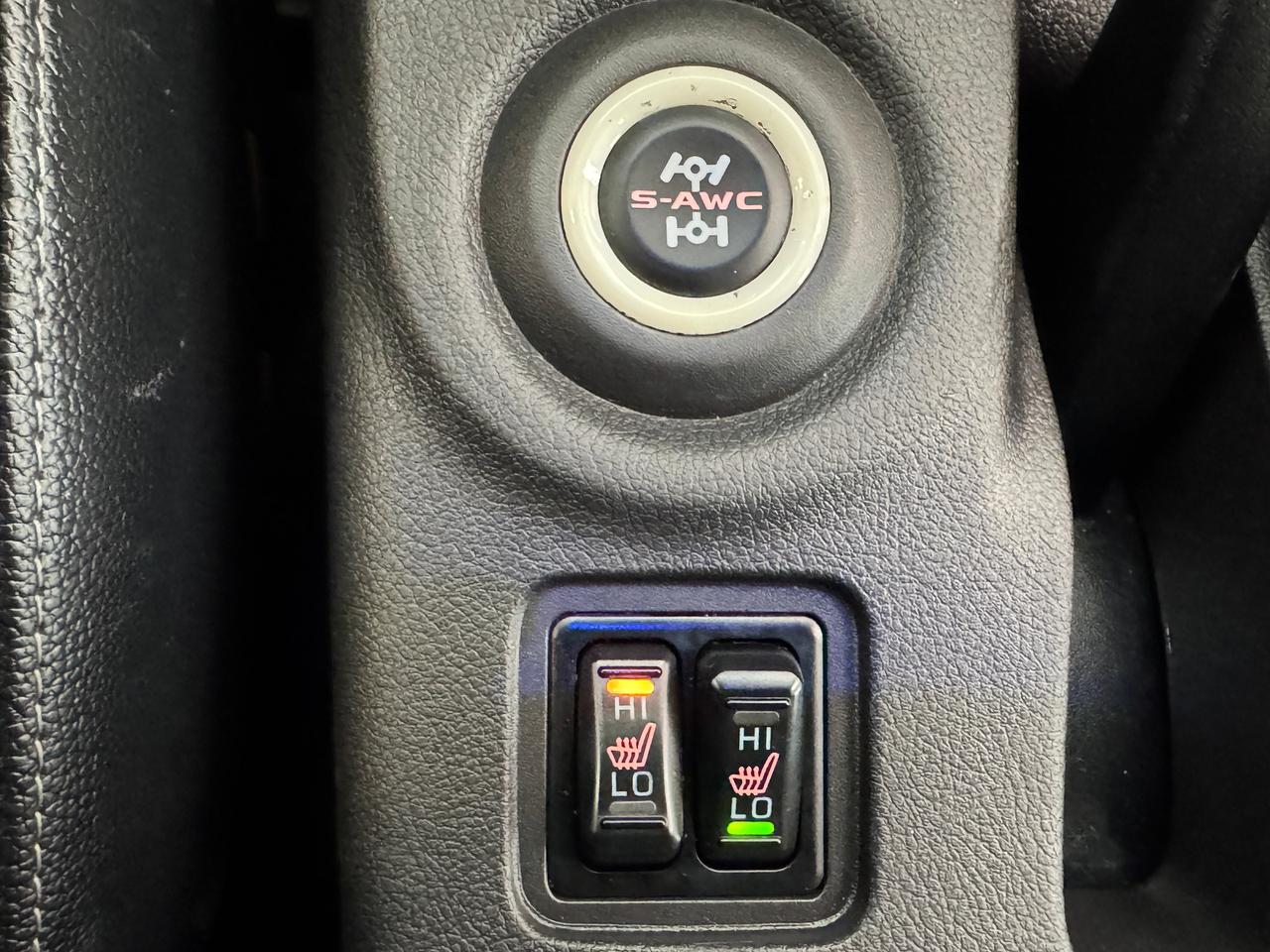 2016 Mitsubishi Outlander GT AWD 7 Passenger+Roof+AdaptiveCruise+CLEANCARFAX Photo