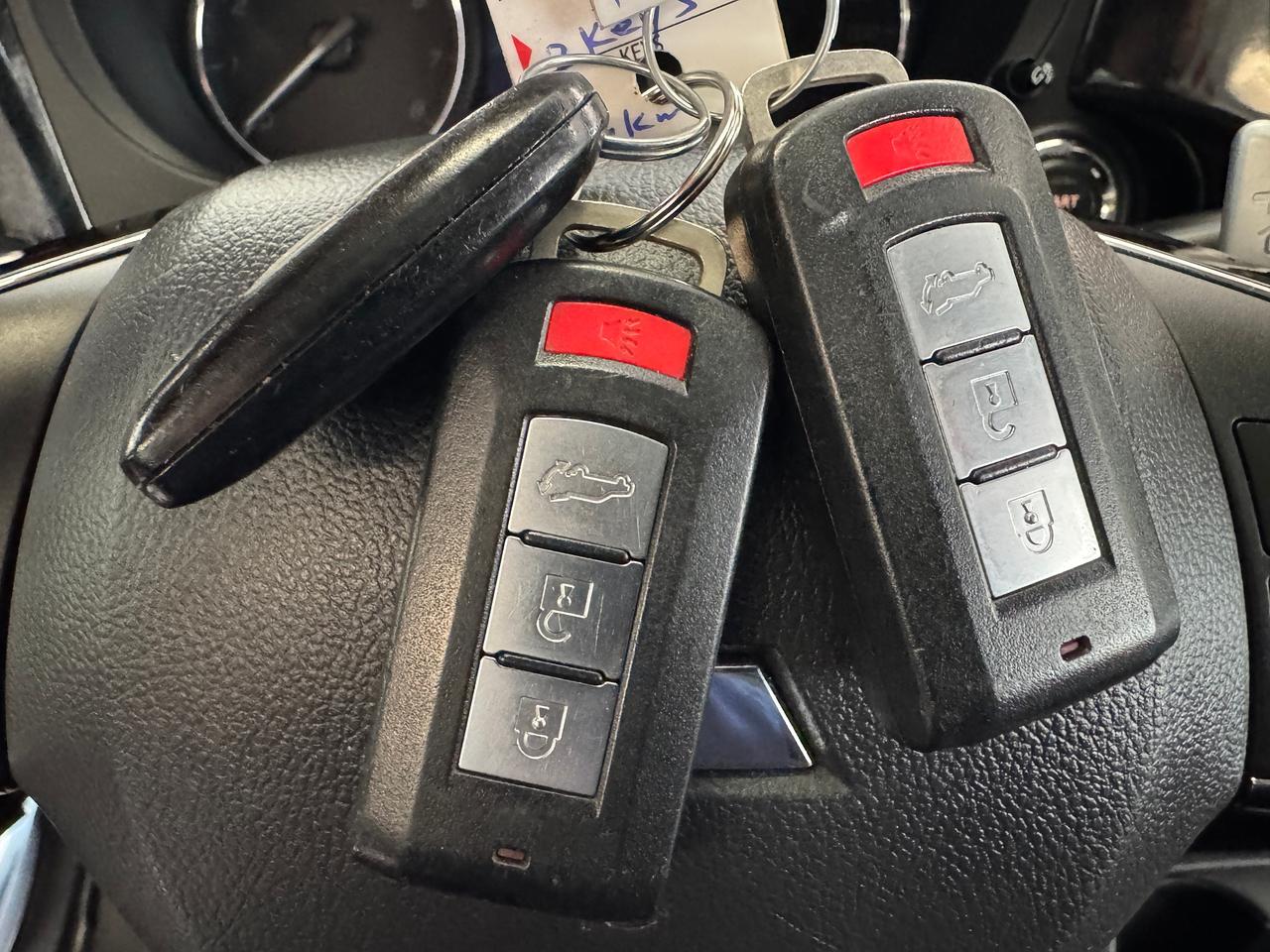 2016 Mitsubishi Outlander GT AWD 7 Passenger+Roof+AdaptiveCruise+CLEANCARFAX Photo