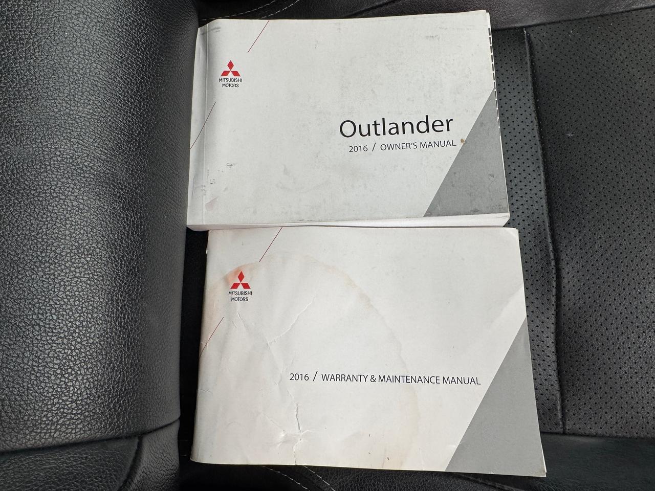 2016 Mitsubishi Outlander GT AWD 7 Passenger+Roof+AdaptiveCruise+CLEANCARFAX Photo