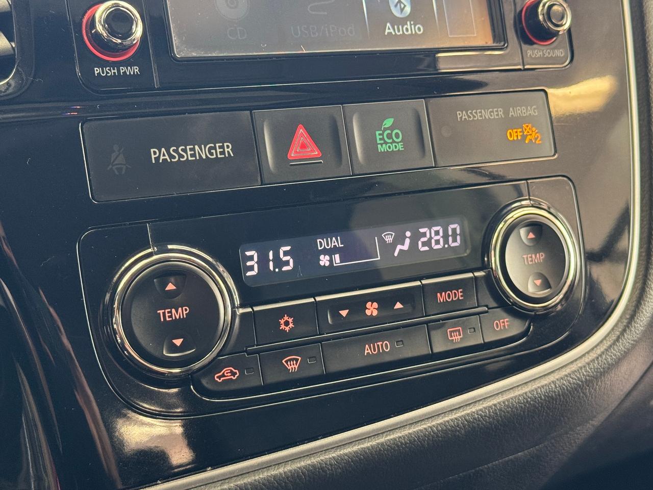 2016 Mitsubishi Outlander GT AWD 7 Passenger+Roof+AdaptiveCruise+CLEANCARFAX Photo