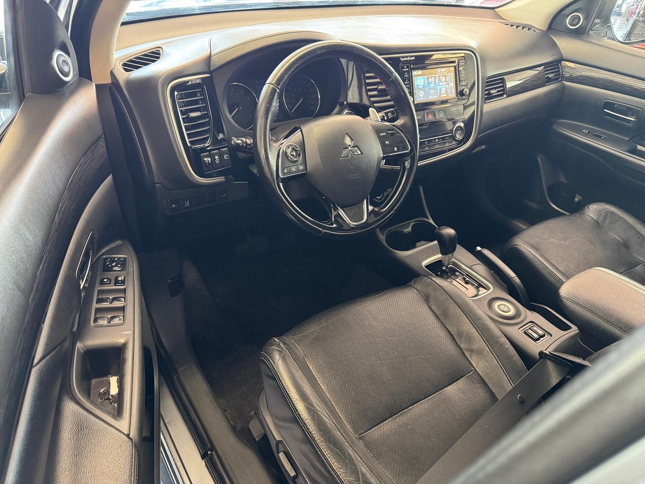 2016 Mitsubishi Outlander GT AWD 7 Passenger+Roof+AdaptiveCruise+CLEANCARFAX Photo