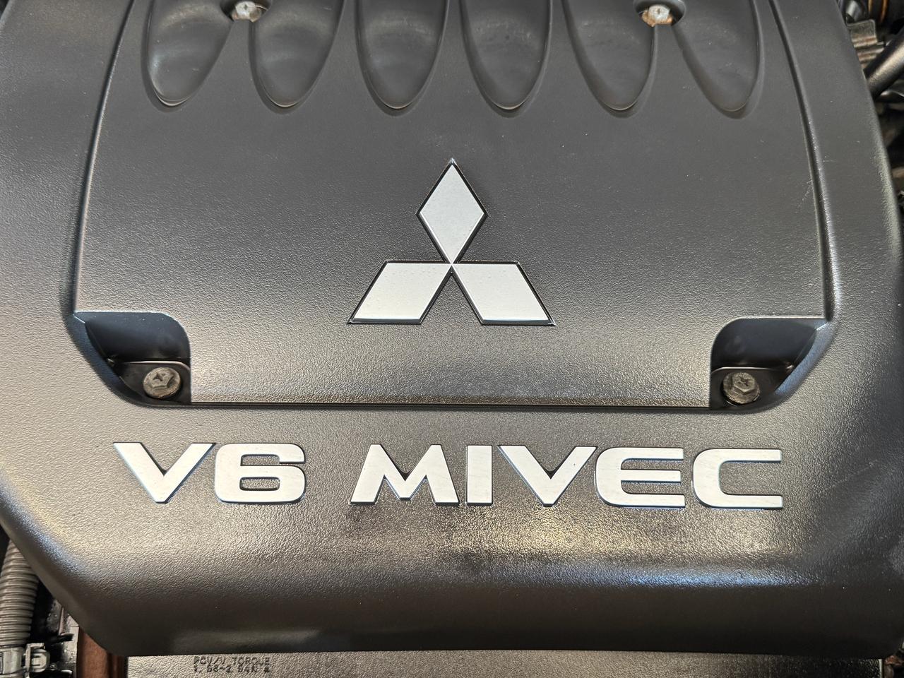 2016 Mitsubishi Outlander GT AWD 7 Passenger+Roof+AdaptiveCruise+CLEANCARFAX Photo